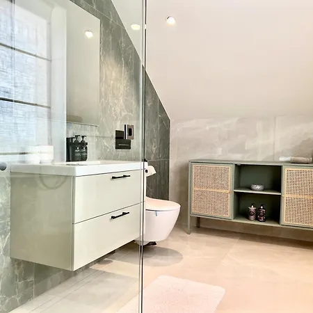 Bluebird-exclusive 5 Bedroom 3 Bathroom Villa