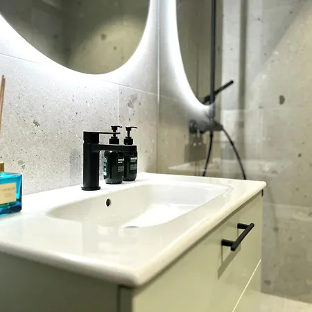 Bluebird-exclusive 5 Bedroom 3 Bathroom * Henningsvær