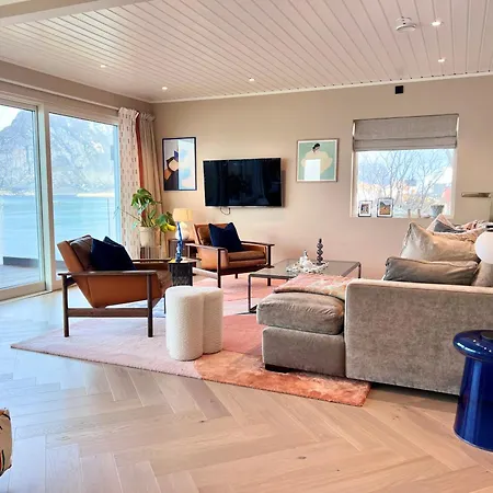 Bluebird-exclusive 5 Bedroom 3 Bathroom * Henningsvær